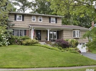 86 Sunny Hill Dr, East Norwich, NY 11732