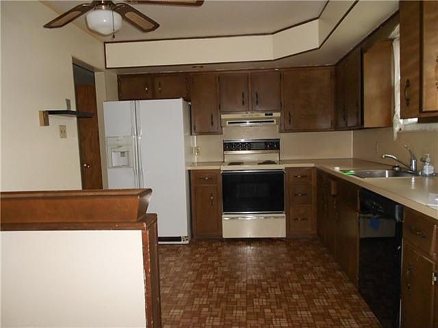2nd image of 411 Raymond Ave