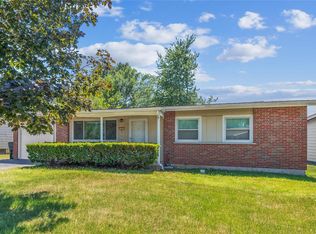 92 Huck Finn Dr, Saint Charles, MO 63303