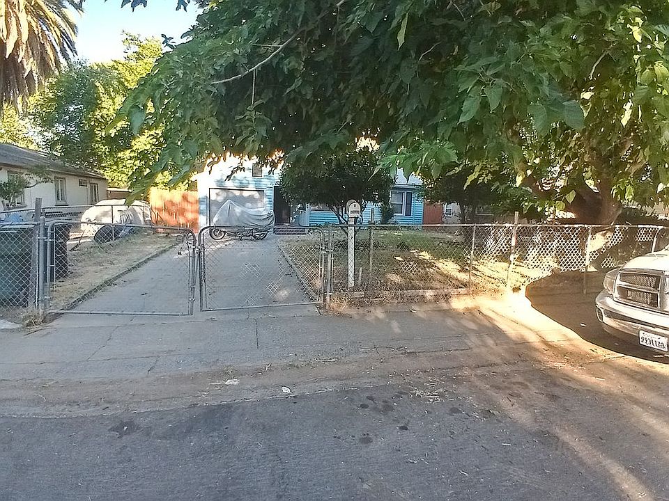 1st image of 3934 Lily St