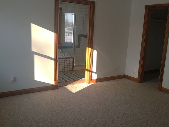 M-suite, bath and closet