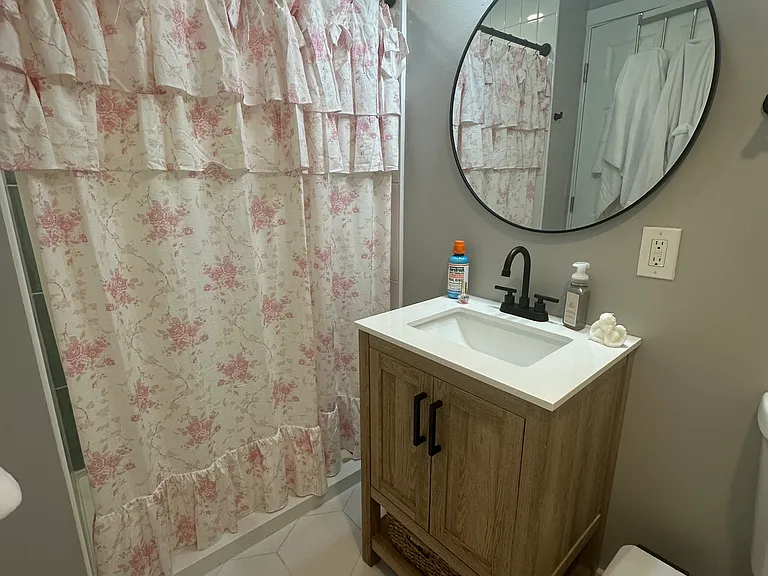 1804 W 45th St #2 — Photo 22