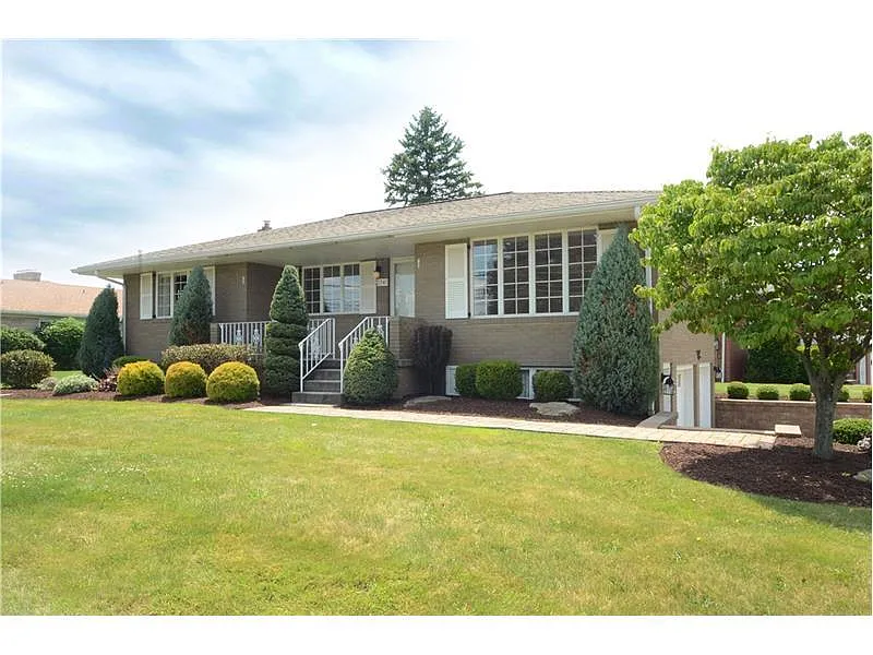 2741 Brodhead Rd photo 1