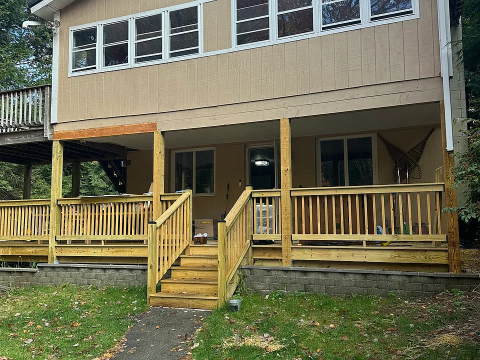 73 N Shore Dr