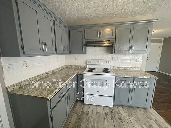 4th image of 7600 E 108th St