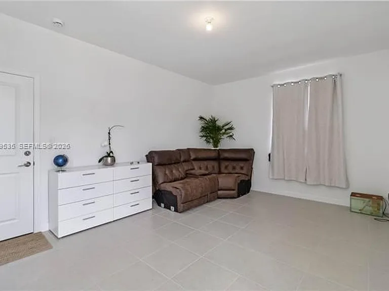 760 SE 13th Ct #Townhouse 760 — Photo 10