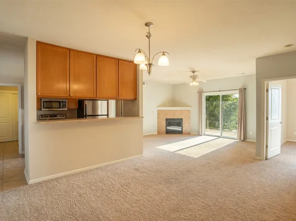 6350 Coachlight Dr Unit 2201, West Des Moines, IA 50266