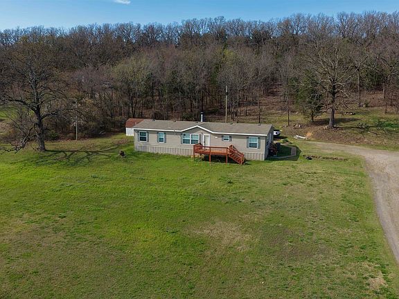 4th image of 2102 Lakeshore Ln