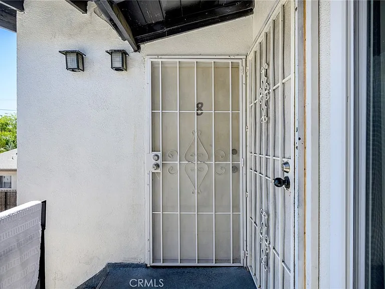 6915 Coldwater Canyon Ave — Photo 2