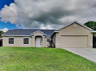 879 Robin St SW, Palm Bay, FL 32908