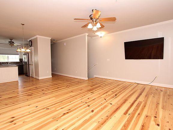 5th image of 4527 Great Oak Dr