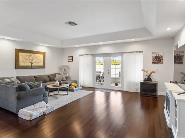 9090 Chatsworth Cascades, Boca Raton, FL 33434