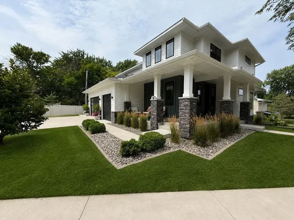 45 Western Ter, Golden Valley, MN 55426