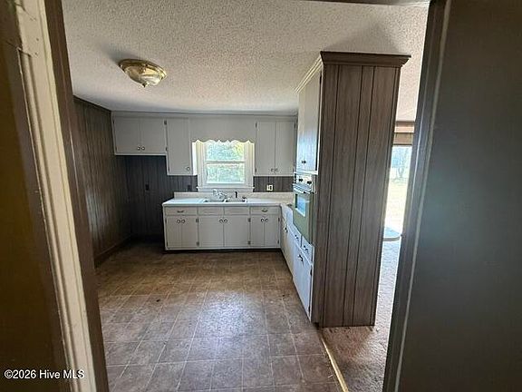 5th image of 4624 Windsor Road