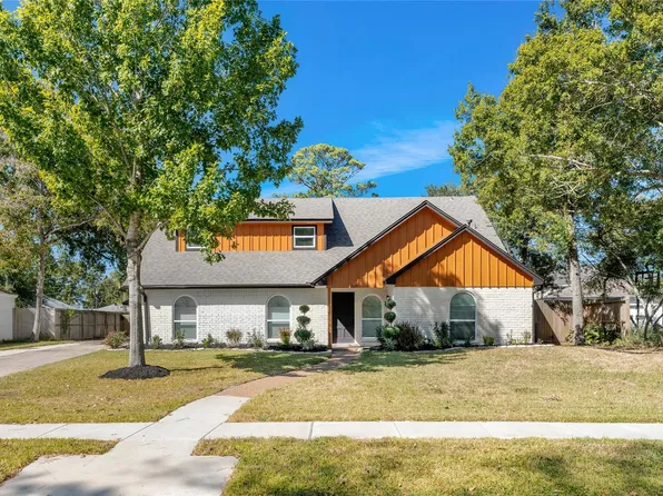 1119 Woodland Dr, Seabrook, TX 77586