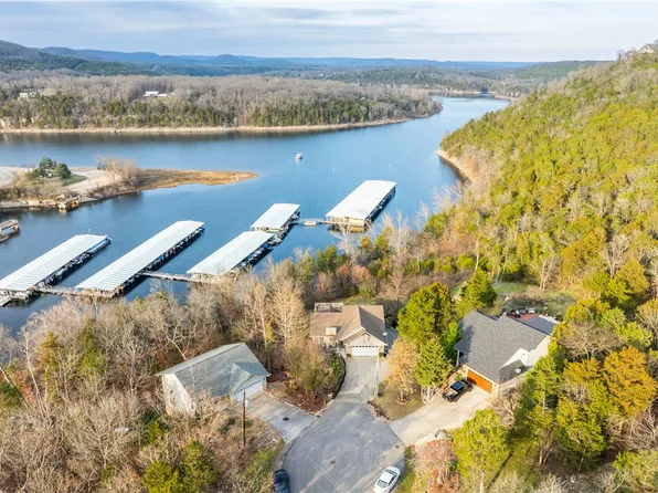 7 Larkspur Ln, Holiday Island, AR 72631