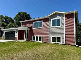 473 Bauer Ln, Rio, WI 53960