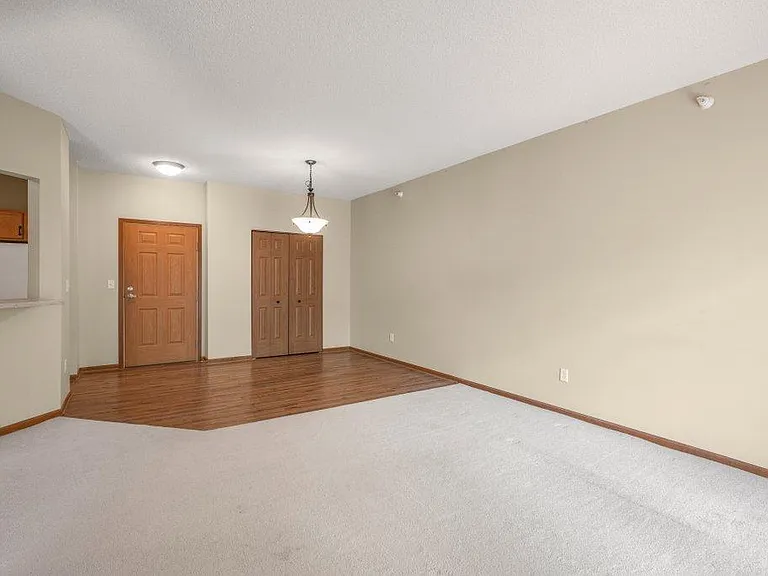 114200 Hundertmark Rd #110 — Photo 16
