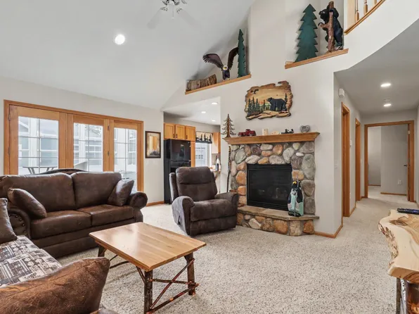 741 River Rdg #D, Eagle River, WI 54521