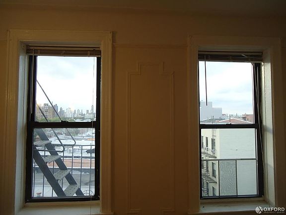 3rd image of 3216 Crescent St APT D5
