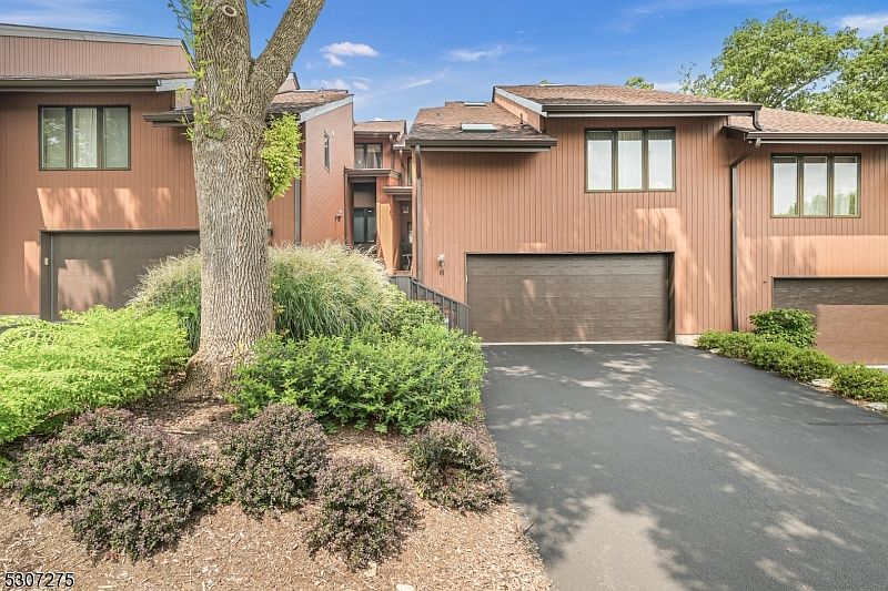 1st image of 6 Mullarkey Dr