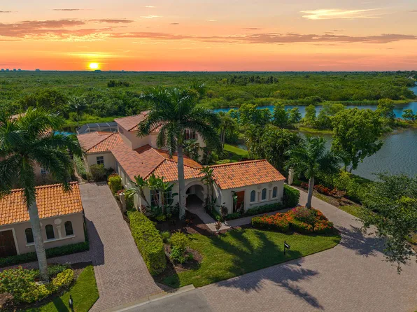 8589 Bellagio Dr, Naples, FL 34114