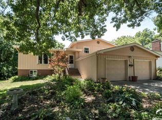 3321 W 8th St, Lawrence, KS 66049