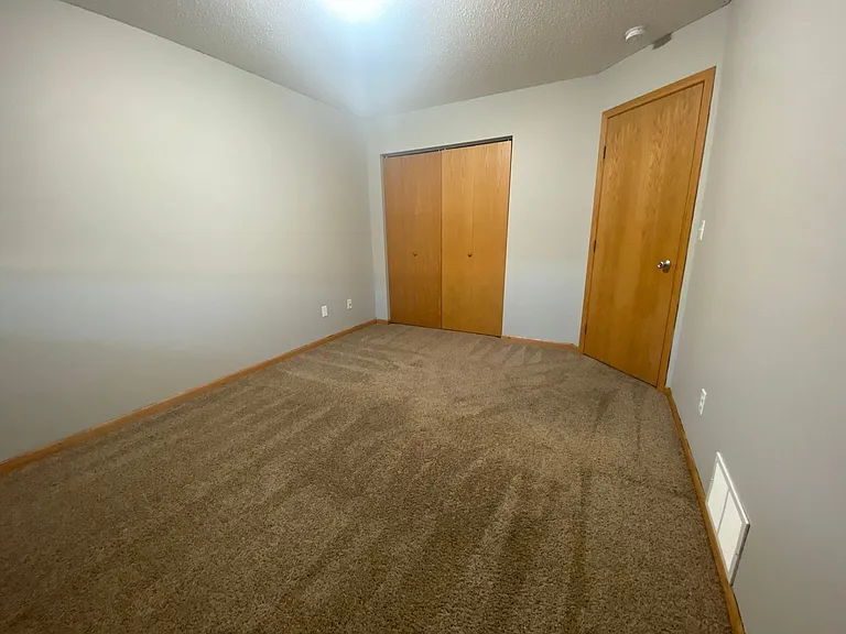 2570 Amber Valley Ct S — Photo 38