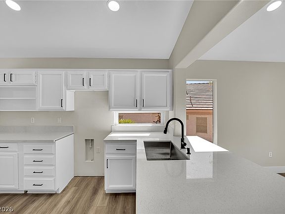 5th image of 2039 Poppywood Ave