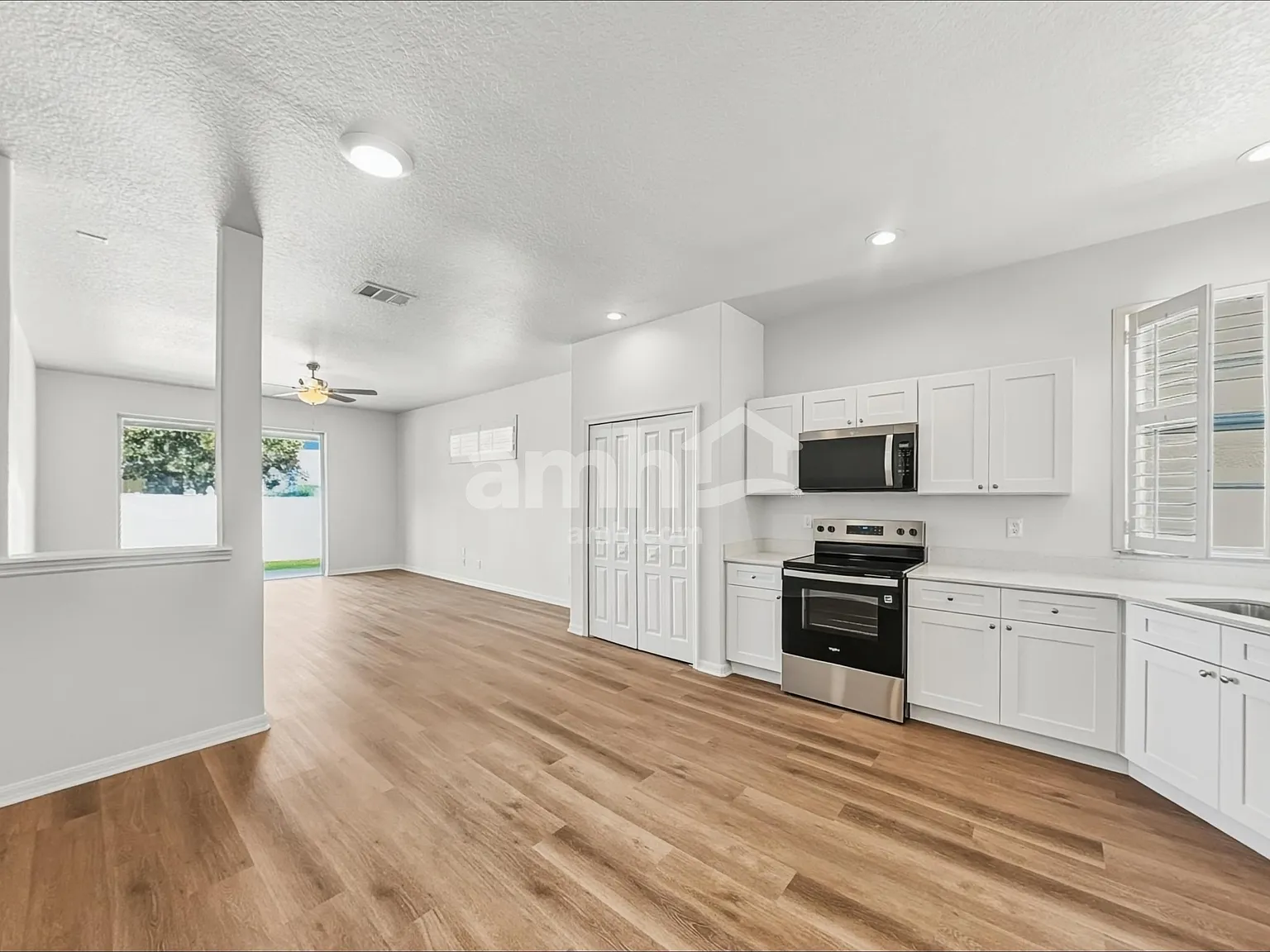 5 bed, 3.0 bath, 3102 sqft, $3,575 — Photo 4