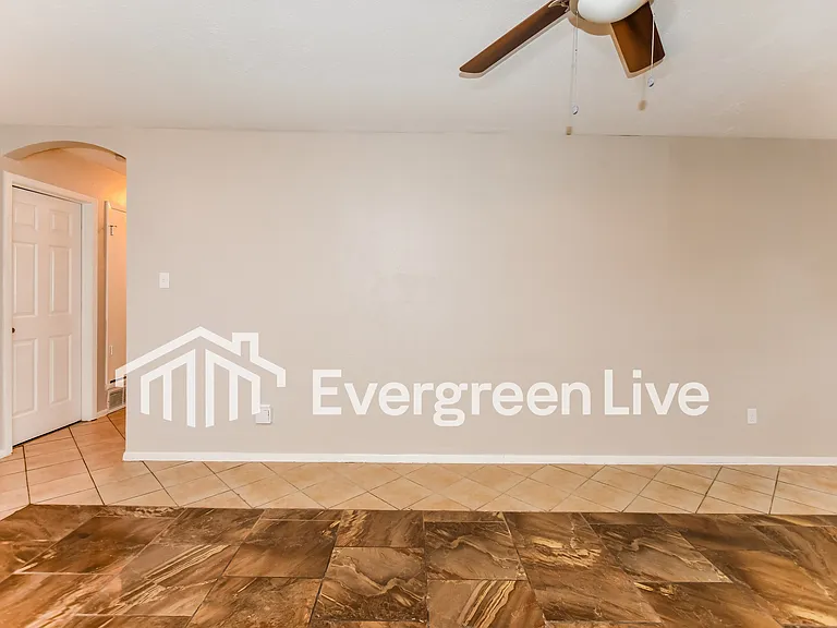 803 Catherine Ln — Photo 5