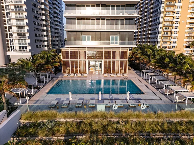 2000 Ocean Dr #5A — Photo 18