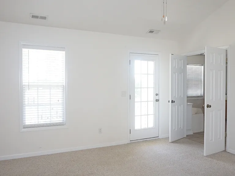 87 Arlington Dr — Photo 8