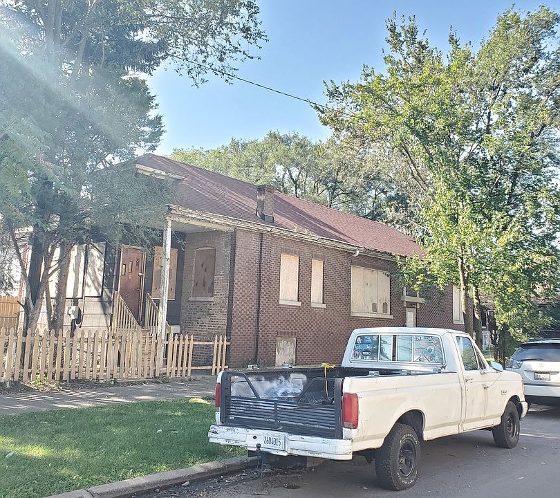 2nd image of 6201 S Francisco Ave