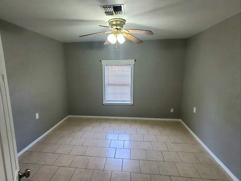 2601 S Glenn Ave — Photo 8
