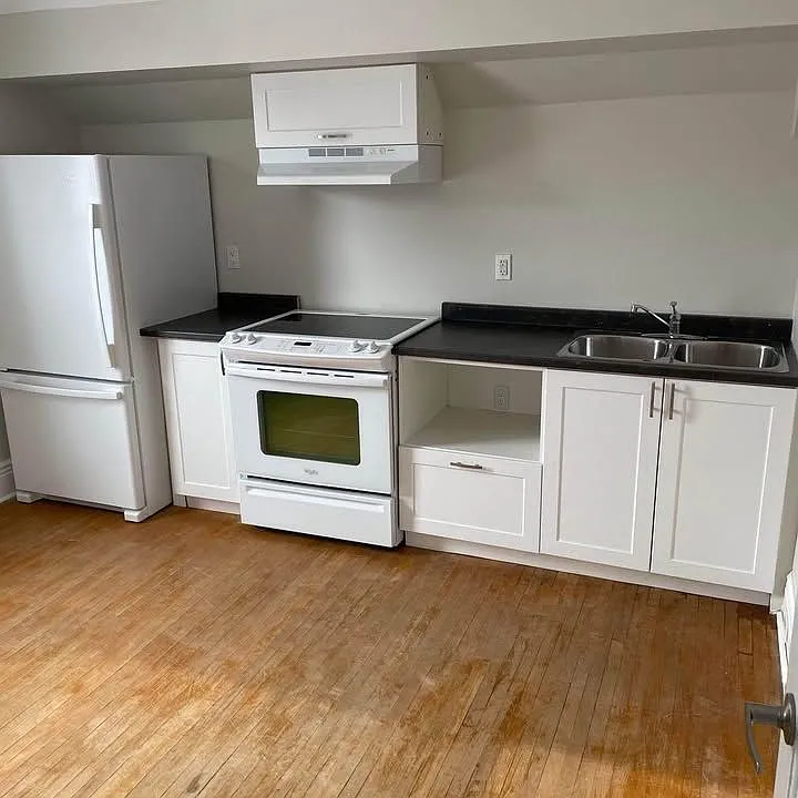 23.5 Chestnut St #2