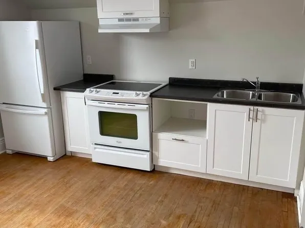 23.5 Chestnut St #2, Saint Thomas, ON N5R 2A8