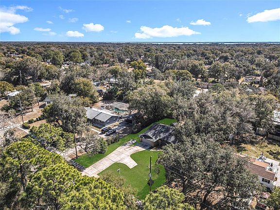 2nd image of 131 E Highbanks Rd