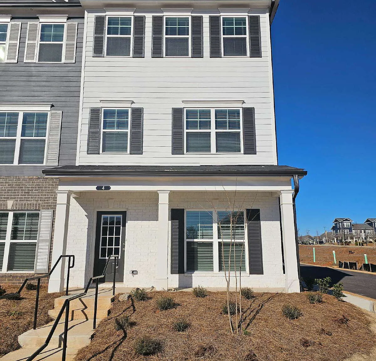 4 bed, 3.5 bath, 1919 sqft, $2,300 — Photo 4