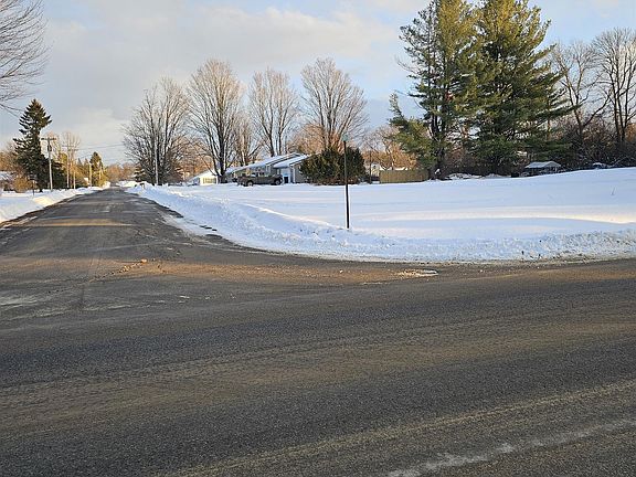 5th image of Clinton St
