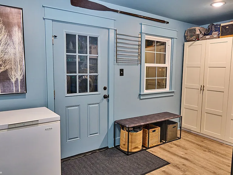 305 Ship Point Rd — Photo 16