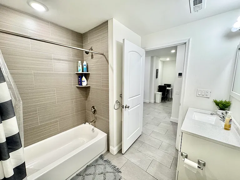 925 N Broad St #4F — Photo 14