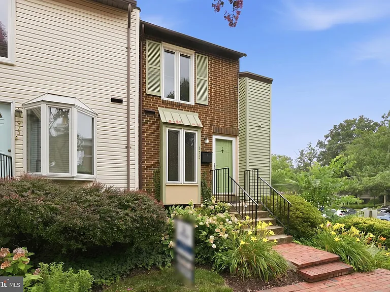 975 S Taylor St — Photo 28