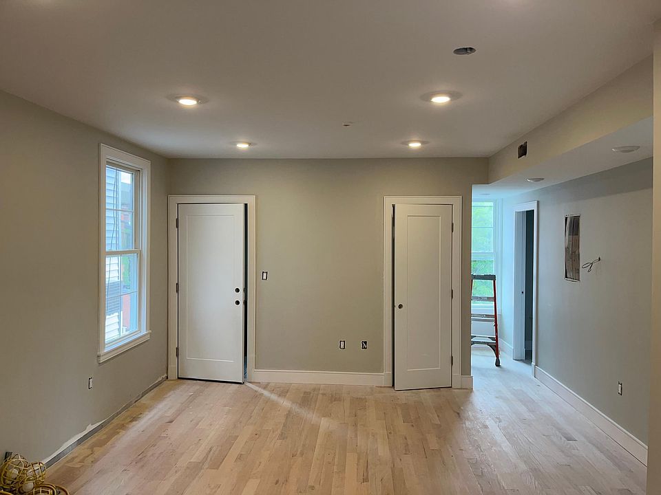 2nd image of 1621 Tremont St #3L