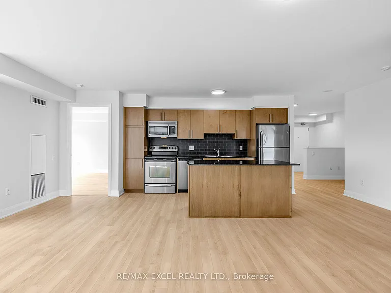 2191 Yonge St #1805 — Photo 13