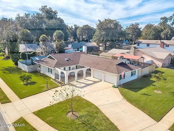 4th image of 529 Hamlet Dr