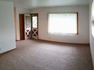 6121 W Leon Ter, Milwaukee, WI 53218