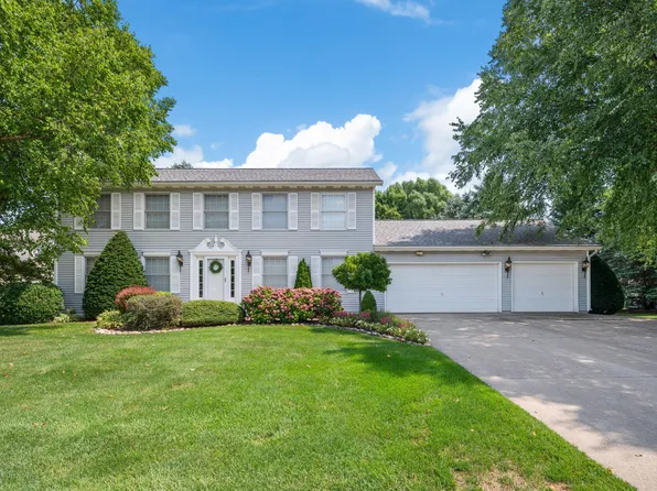 2233 Anderson Cir, Stevensville, MI 49127