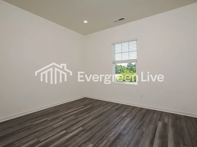 604 Berkeley Glen Rd — Photo 13