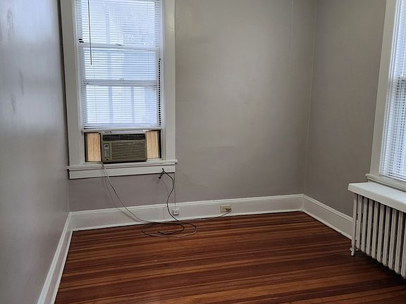 5th image of 2602 Hawthorne Ave